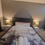 Victoria Sleek
